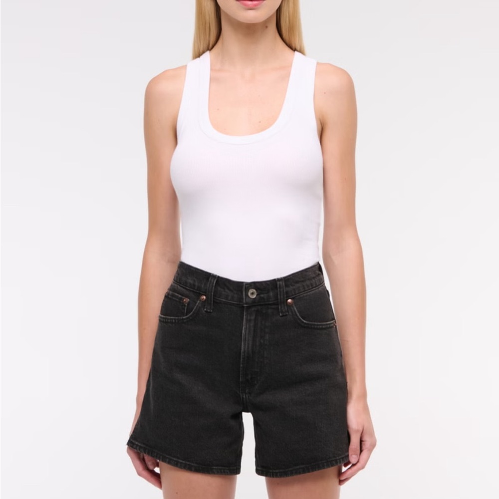 Abercrombie & Fitch High Rise Dad Short- Black, 25
